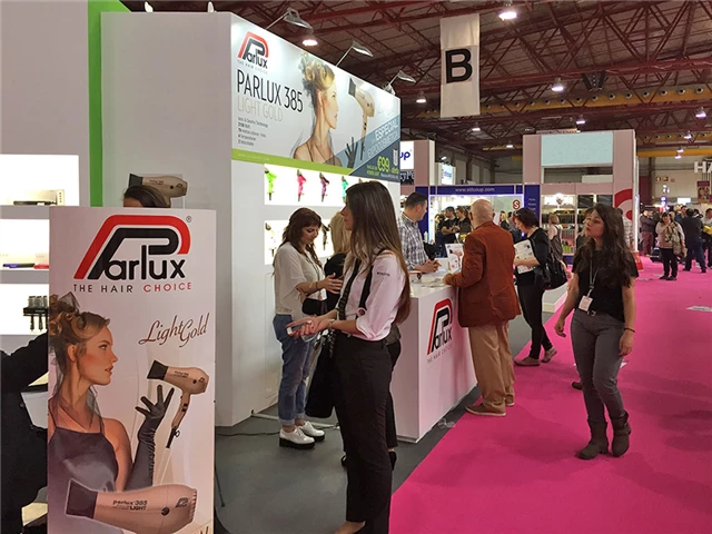 Il Parlux 385 Powerlight® LightGold presentato in Portogallo