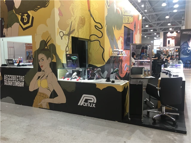 Gli asciugacapelli Parlux ALYON alla fiera Intercharm di MOSCA